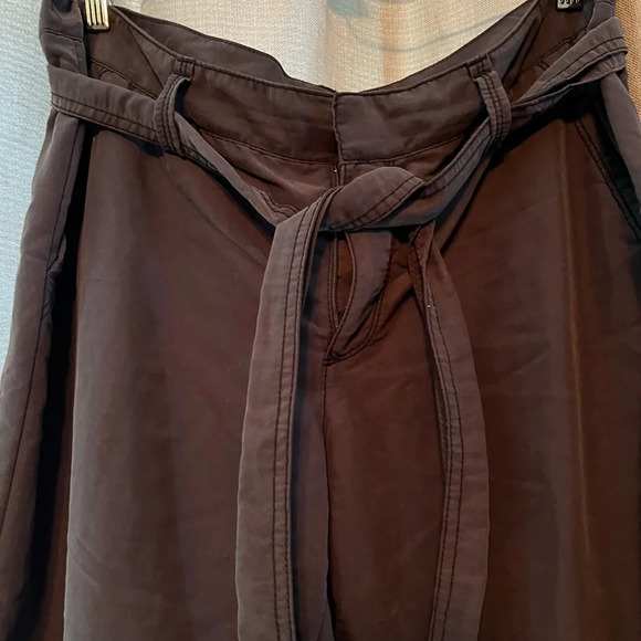 Beautiful excellent condition size medium Silk blend washable pants ,gray - Picture 2 of 5